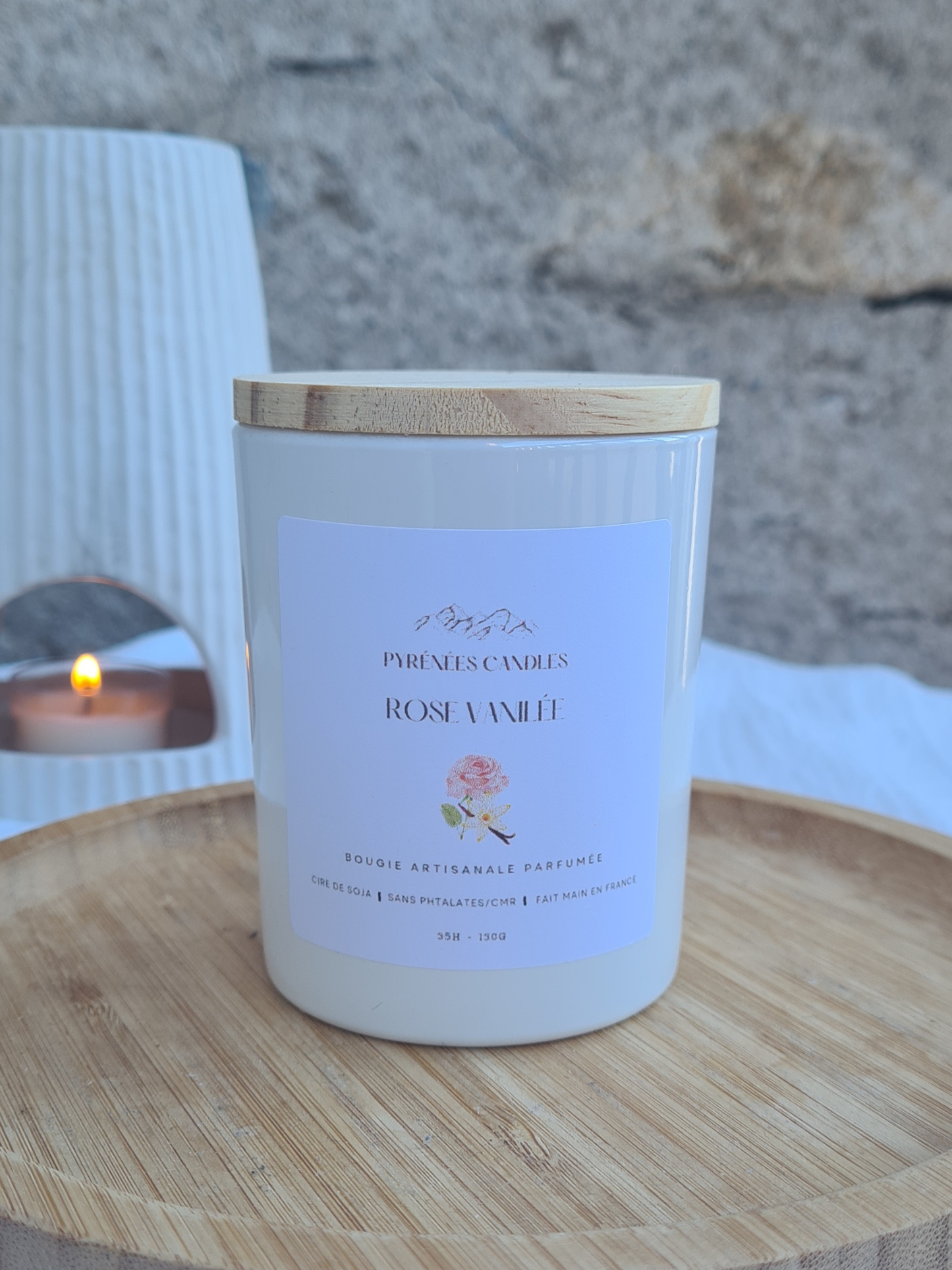 Bougie artisanale parfumée – Rose vanillée