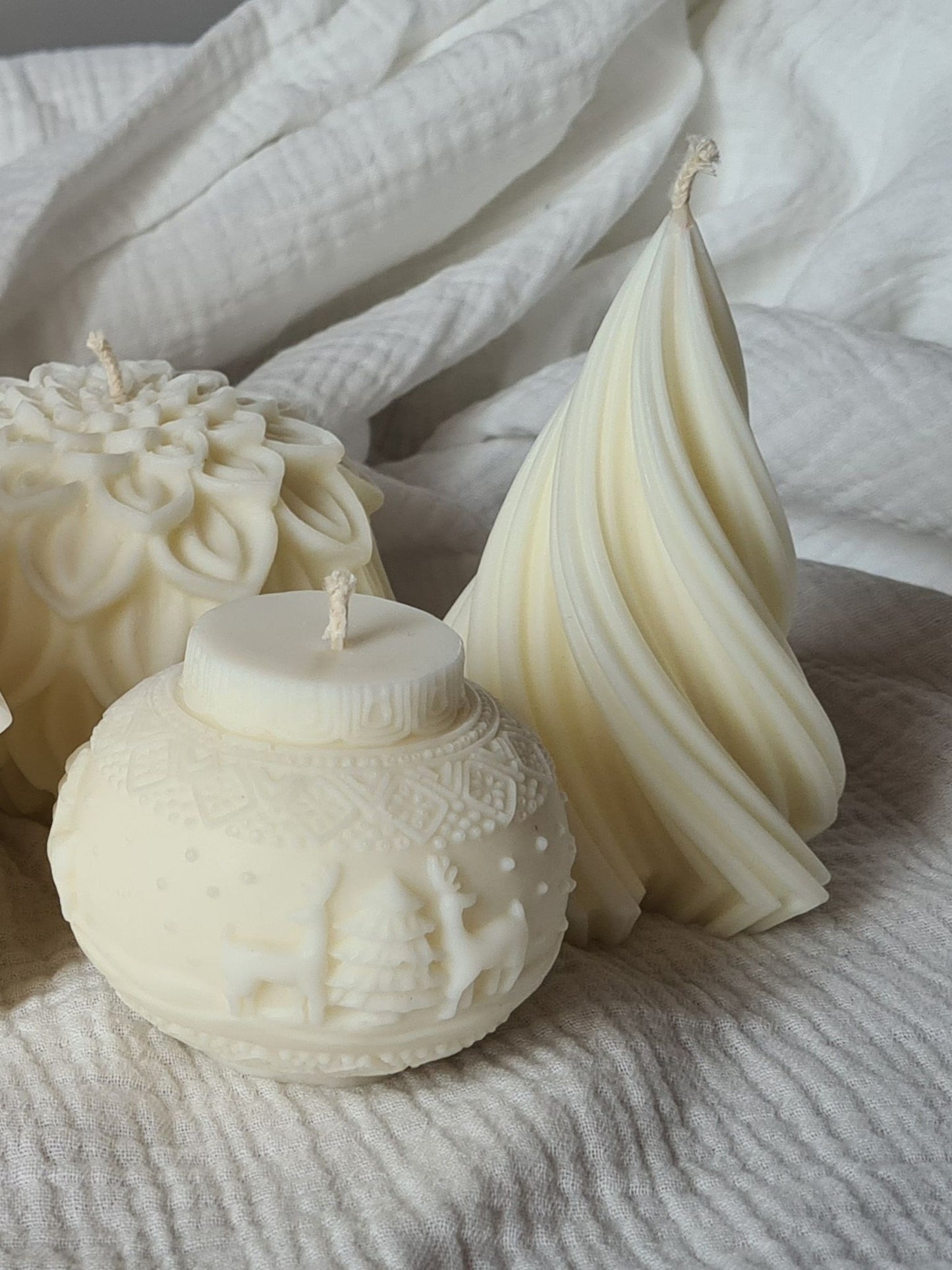 Bougie décorative sapin N°3 – Sans parfum – Artisanale