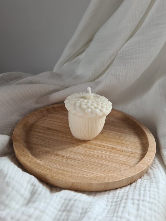Bougie décorative en forme de gland – Artisanale et naturelle