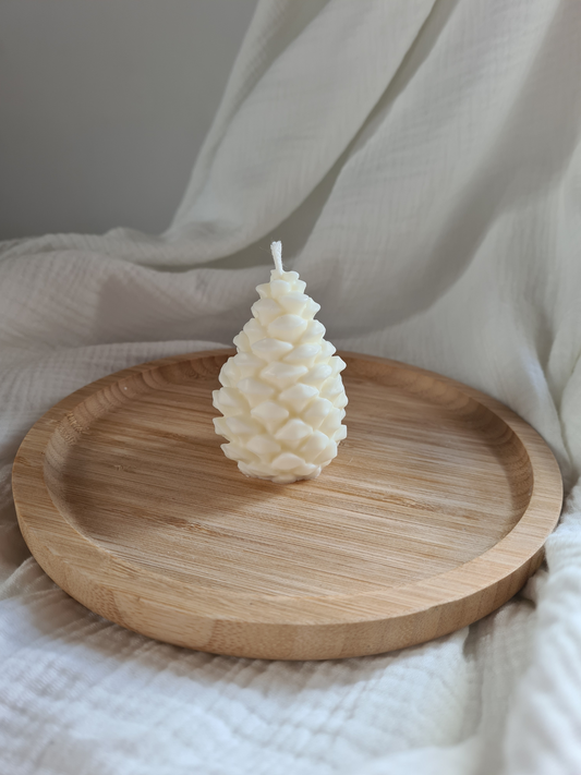 Bougie décorative en forme de pomme de pin – Artisanale et naturelle