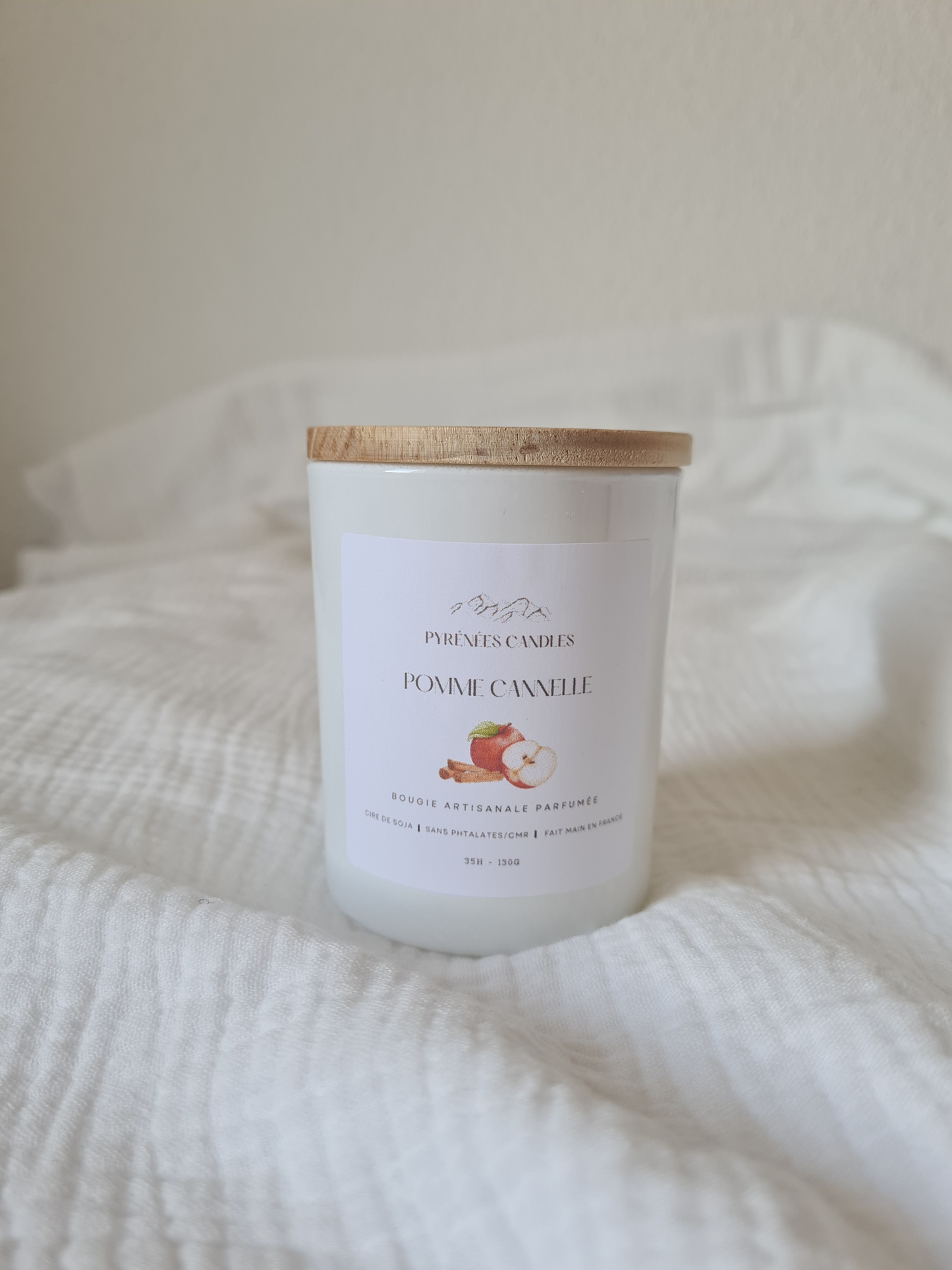 Bougie artisanale parfumée – Pomme Cannelle