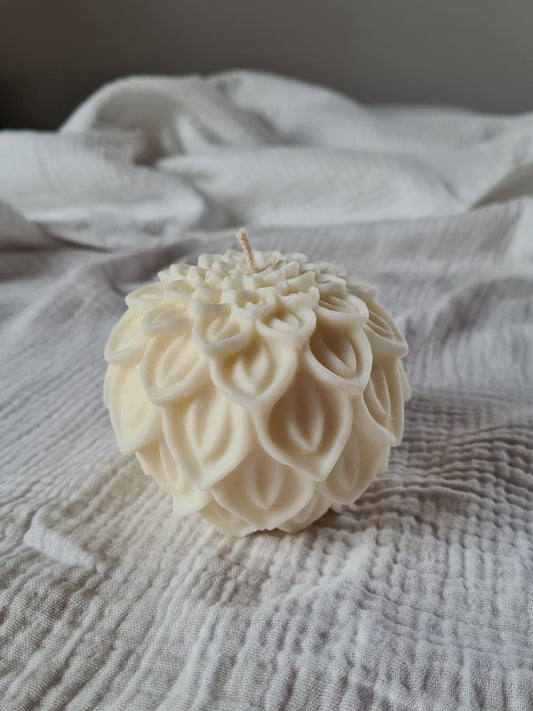 Bougie décorative boule de pin – Sans parfum – Artisanale