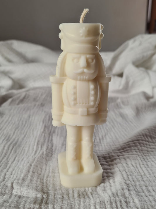Bougie décorative casse-noisette – Sans parfum – Artisanale
